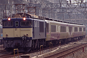 JR東日本 EF64形1000番台|12系客車 EF64 1051|12系わくわく団らん 団体