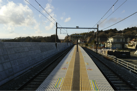 駅舎 陸前大塚駅 ホーム 